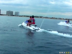 Red Hot Bubble Butt Sluts Threesome With Double Cumshot!