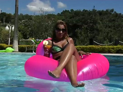 Jaw dropping babe  performs her palatable tanned ass