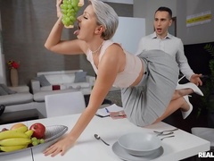 Pervert shor-haired babe Kittina has sex fun with waiter