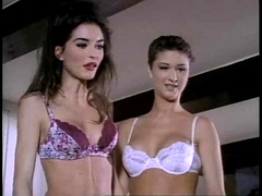 Hot ass cowgirl banging on massive dick hardcore in ffm porn