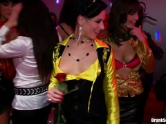 Professional busty blowlerina does her best while sucking a dick for cum