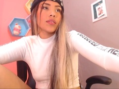 Latina babe webcam show