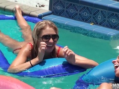 Horny whores heart-stopping outdoor orgy scene